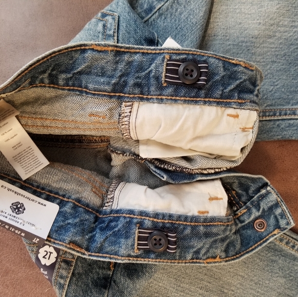 OshKosh Classic Fit Toddler Jeans - Picture 5 of 8